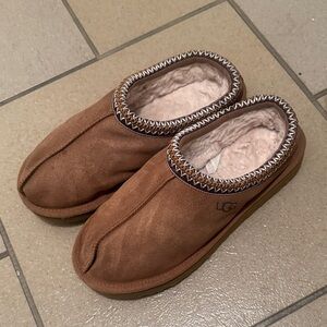 UGG Tasman Slippers — Chestnut